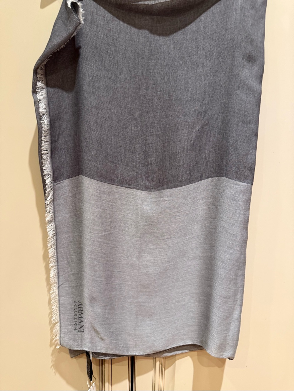 NWT Armani Collezioni NWT Gray Colorblock Scarf w/ Certificate